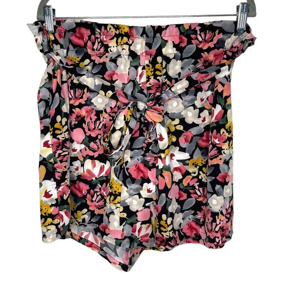 Shein Curve Paperbag Waist Shorts With Tie Bow Floral Size 2XL - Picture 3 of 10